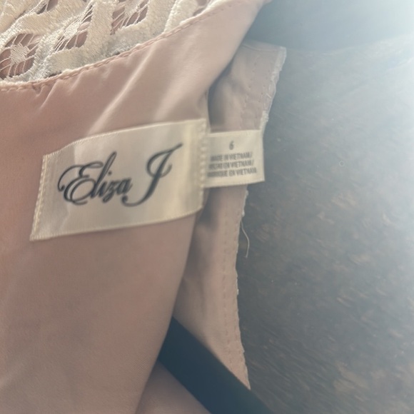 Eliza J lace dress - Picture 7 of 8